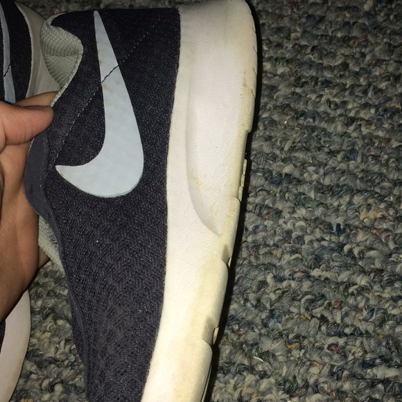 Blue Nike shoes - Picture 2 of 4